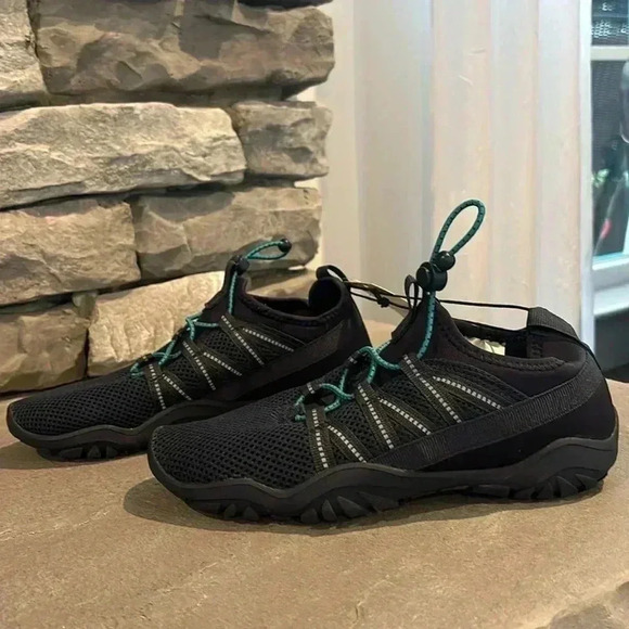 All In Motion Water shoes, mesh upper,bungee cord tie, pull tab,rugged sole - Picture 1 of 10